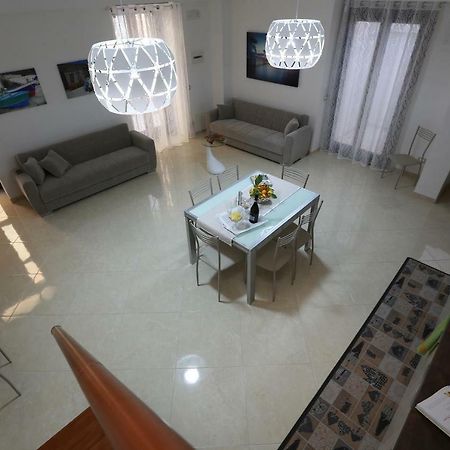 Casa Vacanza Il Dromone ปอซซัลโล ภายนอก รูปภาพ