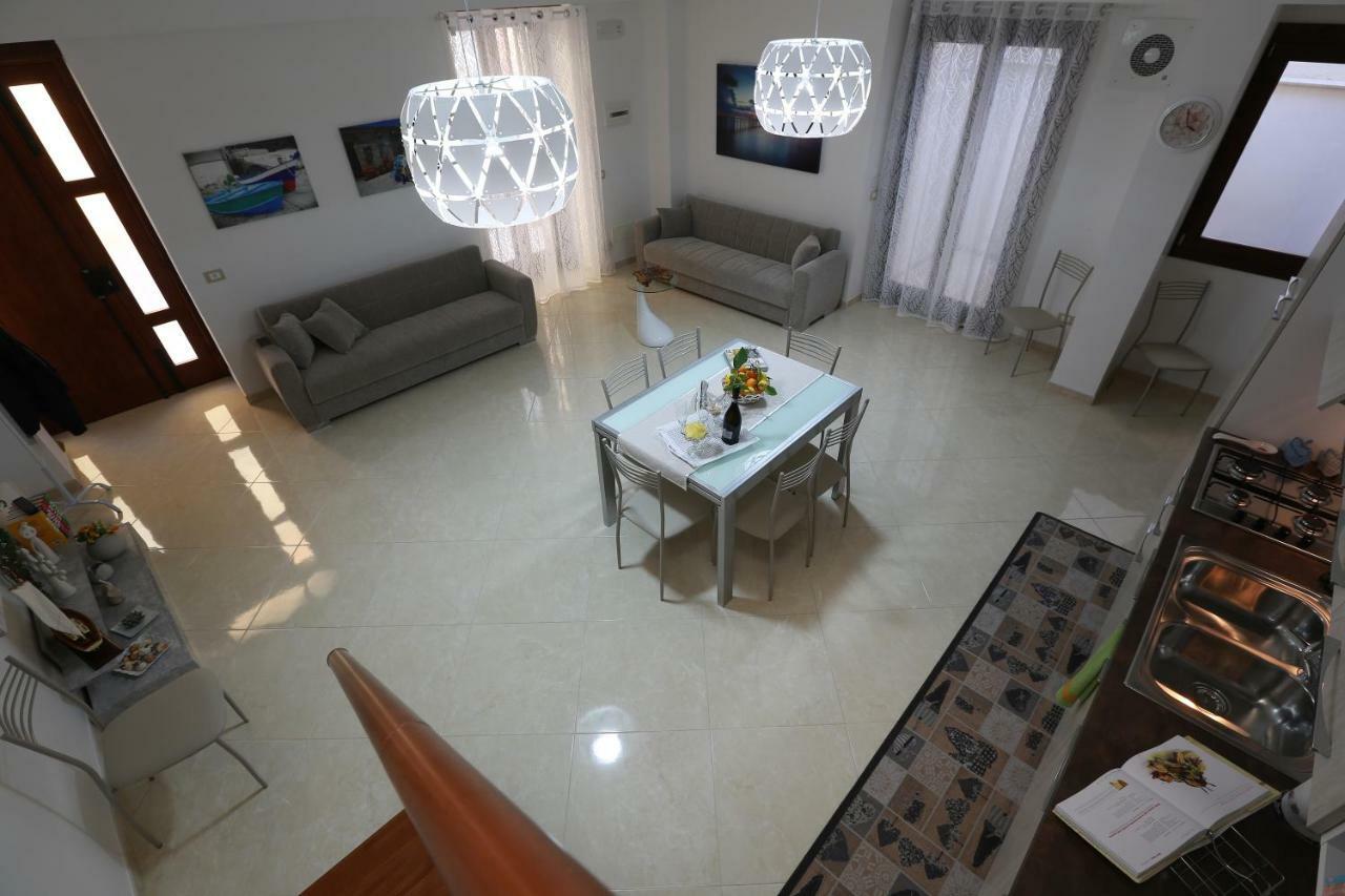 Casa Vacanza Il Dromone ปอซซัลโล ภายนอก รูปภาพ