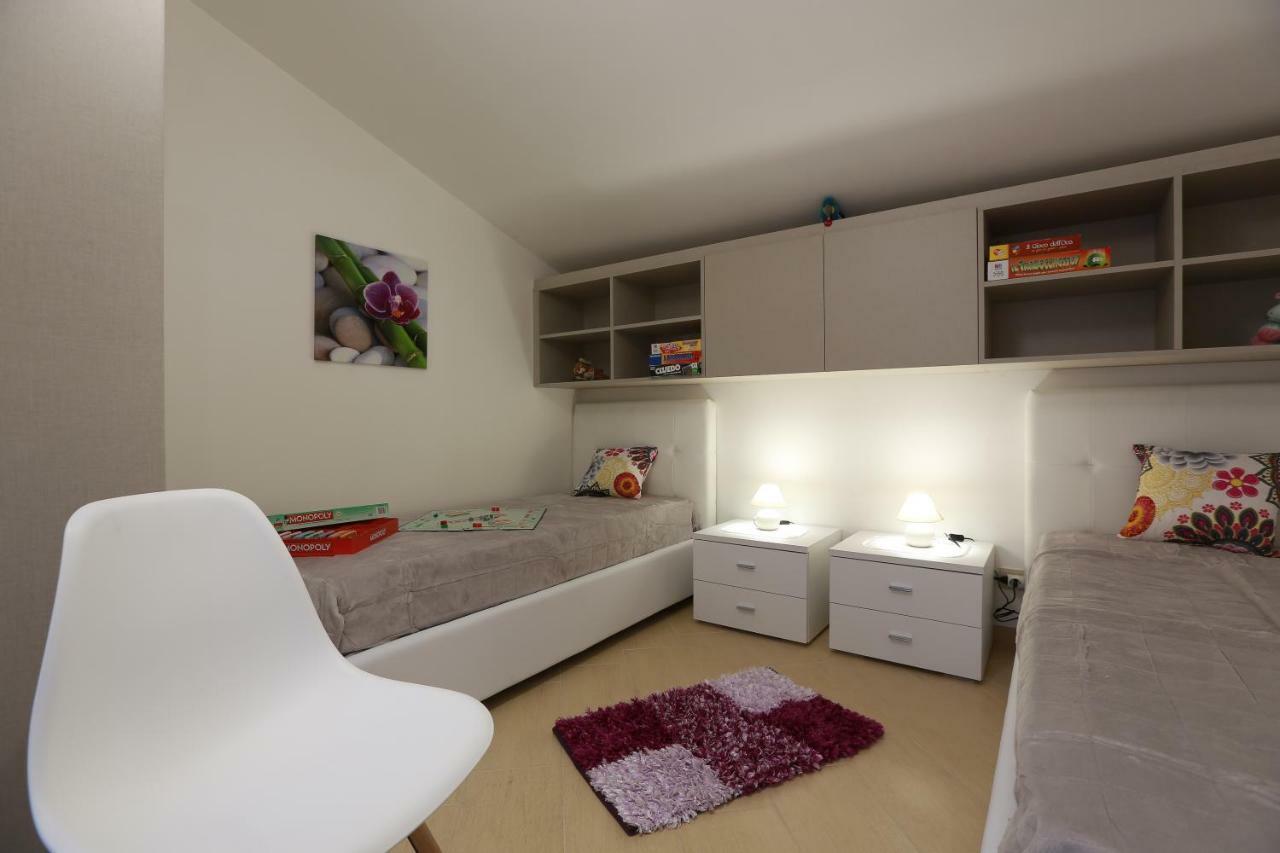 Casa Vacanza Il Dromone ปอซซัลโล ภายนอก รูปภาพ