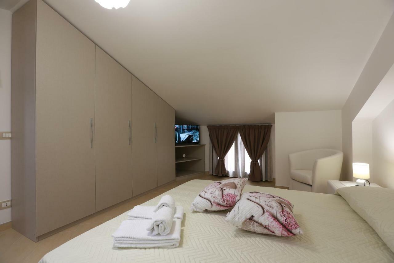 Casa Vacanza Il Dromone ปอซซัลโล ภายนอก รูปภาพ